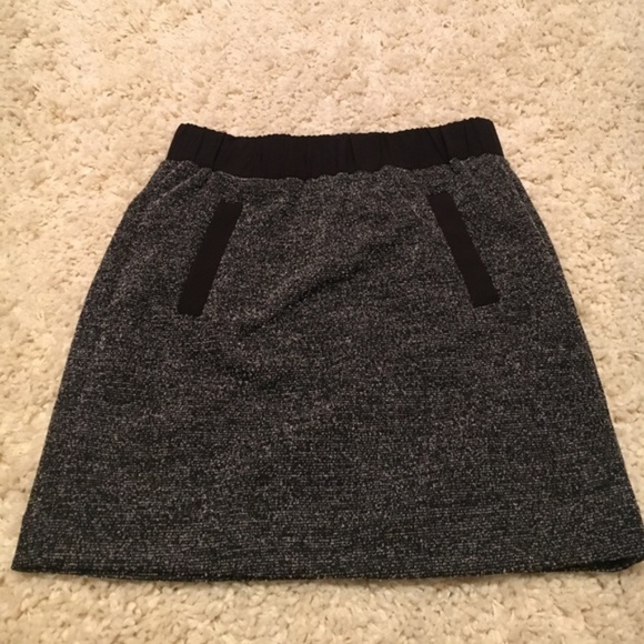 LOFT Dresses & Skirts - Loft SP skirt